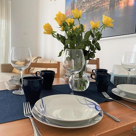 Milky Apartment With Balcony - 3 Km To Baltic Sea Гданск Екстериор снимка