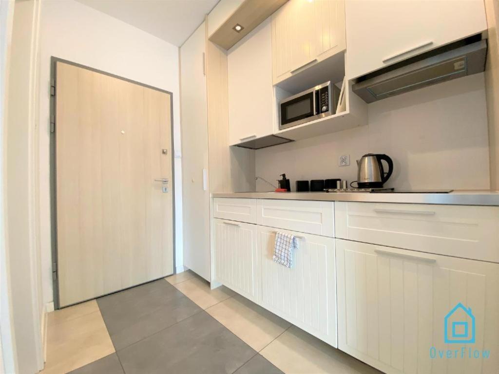 Milky Apartment With Balcony - 3 Km To Baltic Sea Гданск Екстериор снимка