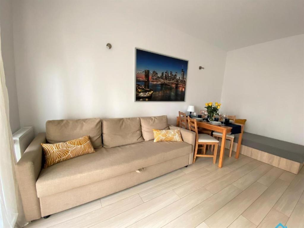 Milky Apartment With Balcony - 3 Km To Baltic Sea Гданск Екстериор снимка